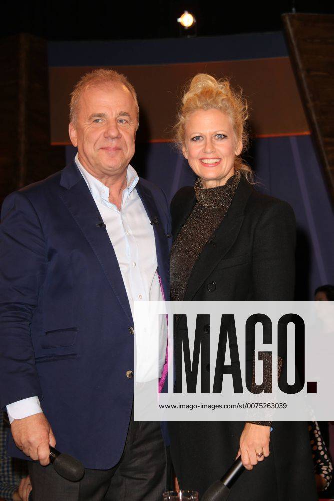 Hubertus Meyer-Burckhardt und Barbara Schöneberger in der NDR Talk Show am 9.12.2016 in Hamburg NDR Talkshow am 9.12.2016 in Hamburg