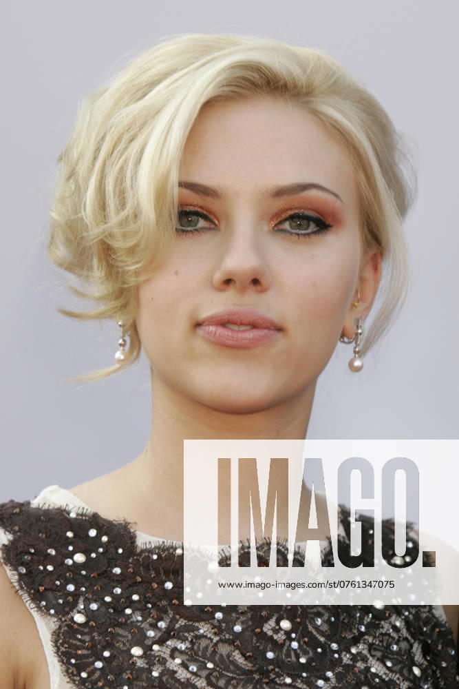 Scarlett Johansson at the premiere of the movie A Love Song for Bobby Long Lovesong for Bobby Long at the Biennale di Venezia 2004 61 Venice International Film Festival at the Palazzo del Cinema Venice, 02 09 2004 Foto:xD.xBedrosianx xFuturexImagex long_4911