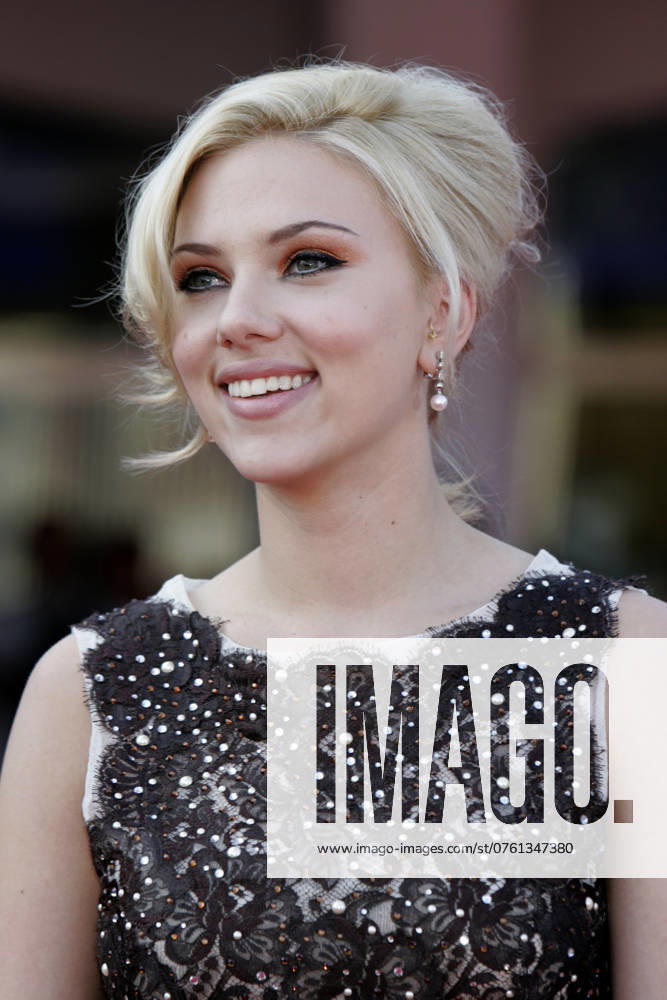 Scarlett Johansson at the premiere of the movie A Love Song for Bobby Long Lovesong for Bobby Long at the Biennale di Venezia 2004 61 Venice International Film Festival at the Palazzo del Cinema Venice, 02 09 2004 Foto:xD.xBedrosianx xFuturexImagex long_4918