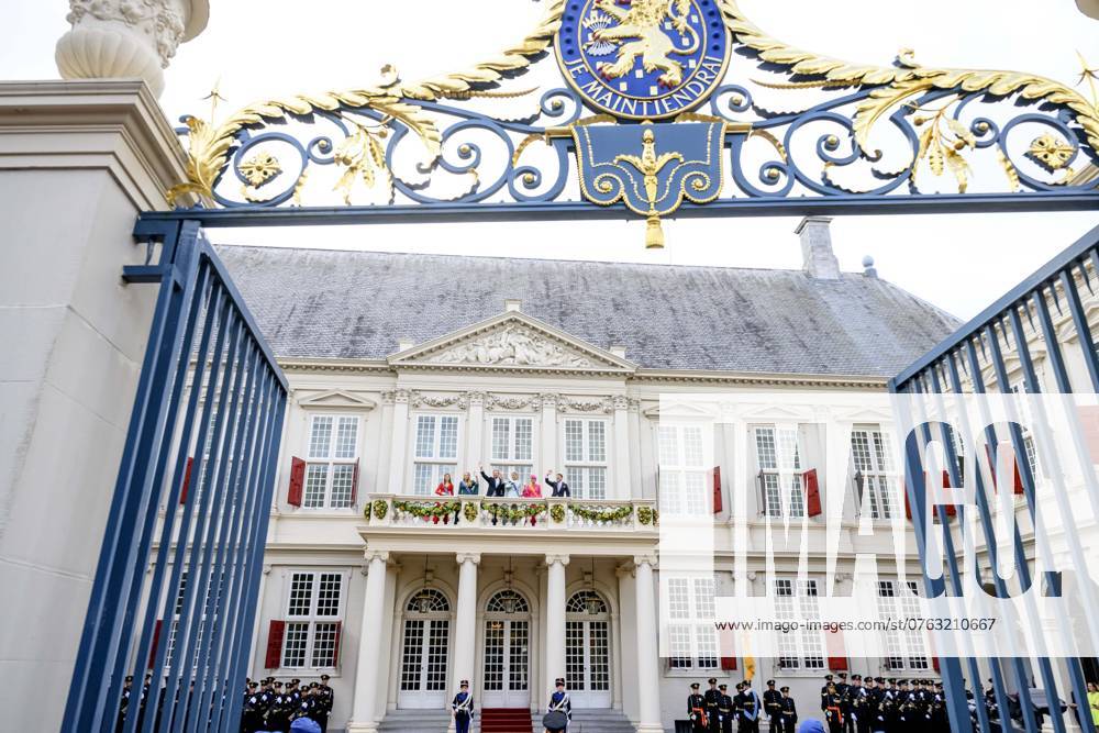 Den Haag, The Netherlands, 2024-09-17 14:17:51 THE HAGUE, 17-09-2024, Noordeinde PalaceKing Willem Alexander and Queen Maxima with Princess Amalia and Princess Alexia and Prince Constantijn with Princess Laurentien during Princess Day on the balcony of Noordeinde Palace PHOTO: NL Beeld Patrick van Emst Credit: NL Beeld Patrick van Emst