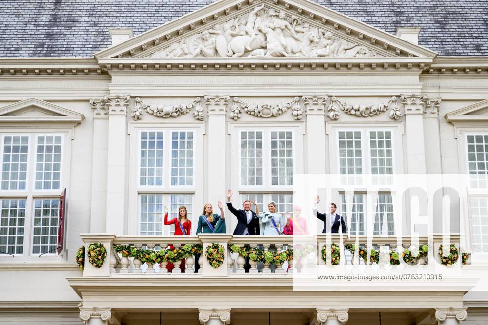 Den Haag, The Netherlands, 2024-09-17 14:17:53 THE HAGUE, 17-09-2024, Noordeinde PalaceKing Willem Alexander and Queen Maxima with Princess Amalia and Princess Alexia and Prince Constantijn with Princess Laurentien during Princess Day on the balcony of Noordeinde Palace PHOTO: NL Beeld Patrick van Emst Credit: NL Beeld Patrick van Emst