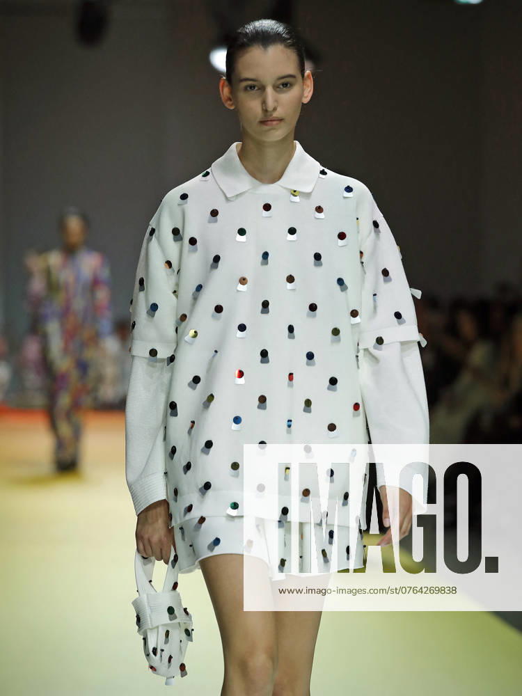 PFW - CFCL Runway A model walks the runway during the CFCL Womenswear Spring-Summer 2025 show as part of Paris Fashion Week on September 23, 2024 in Paris, France. Photo by Alain-Gil Gonzalez ABACAPRESS.COM Paris France