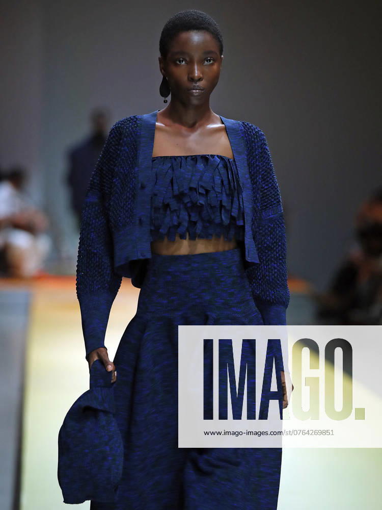 PFW - CFCL Runway A model walks the runway during the CFCL Womenswear Spring-Summer 2025 show as part of Paris Fashion Week on September 23, 2024 in Paris, France. Photo by Alain-Gil Gonzalez ABACAPRESS.COM Paris France
