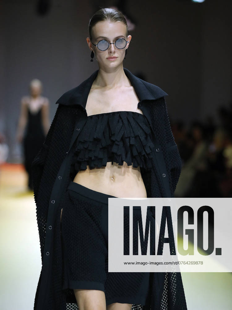 PFW - CFCL Runway A model walks the runway during the CFCL Womenswear Spring-Summer 2025 show as part of Paris Fashion Week on September 23, 2024 in Paris, France. Photo by Alain-Gil Gonzalez ABACAPRESS.COM Paris France
