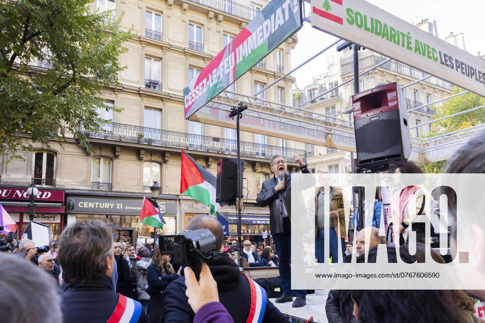 Paris, France October 5, 2024 - Demonstration organized by the Association France Palestine SolidaritÃ (AFPS) to denounce Israel s war in Gaza and Lebanon. Pro-Palestinian demonstrators are participating in national marches across EMEA to mark the start of Israel s war in Gaza after the Hamas attacks of October 7th 2023. They are calling for a ceasefire in the Middle East and an end to the supply of arms to Israel - Jean-Luc Melenchon GUERRE, MANIFESTATION PRO PALESTINIENNE, GAZA, PROCHE ORIENT, MOYEN ORIENT, MIDDLE EAST, LIBAN, CONFLIT, GEOPOLITIQUE, ISRAEL, MANIFESTANTS, ARABES, POLITIQUE, GOUVERNEMENT, DIASPORA, MOUVEMENT DE RESISTANCE, TERRITOIRES PALESTINIENS OCCUPES