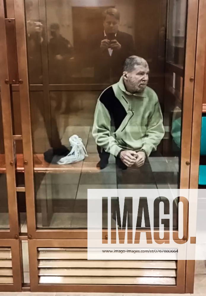 Russland, Stephen Hubbard, StaatsbÃ¼rger der USA, in Moskau vor Gericht RUSSIA, MOSCOW - OCTOBER 7, 2024: US citizen Stephen Hubbard, 72, charged with fighting as a mercenary for Ukraine, receives a prison sentence of 6 years and ten months during a hearing at the Moscow City Court. Video screen grab. Best quality available. Moscow City Court TASS 74780398