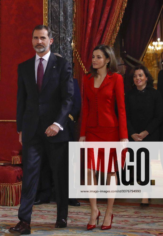 Spain s King Felipe VI (L) and Queen Letizia arrive to preside the Cervantes is alive event at the Royal Palace in Madrid, Spain, 30 January 2017. The ceremony officially closed the celebrations marking the 400th anniversary of the death of Miguel de Cervantes and was attended by more than 200 authorities and cultural personalities. Royal couple preside the ceremony Cervantes is alive !ACHTUNG: NUR REDAKTIONELLE NUTZUNG! GRA183 20170130-636213836798473439