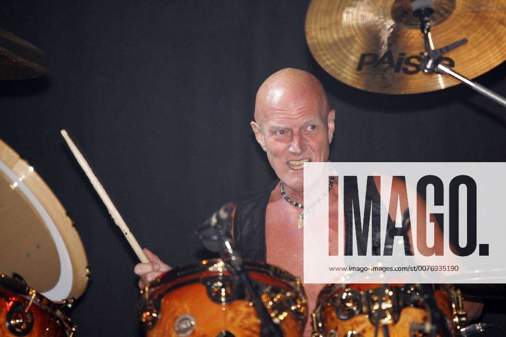 Aug 24, 2005; Hollywood, CA, USA; CHRIS SLADE at theÒRock This WayÓ tour at the Avalon Nightclub, Hollywood, California. Mandatory - ZUMAl64_ 20050824_riz_l64_011