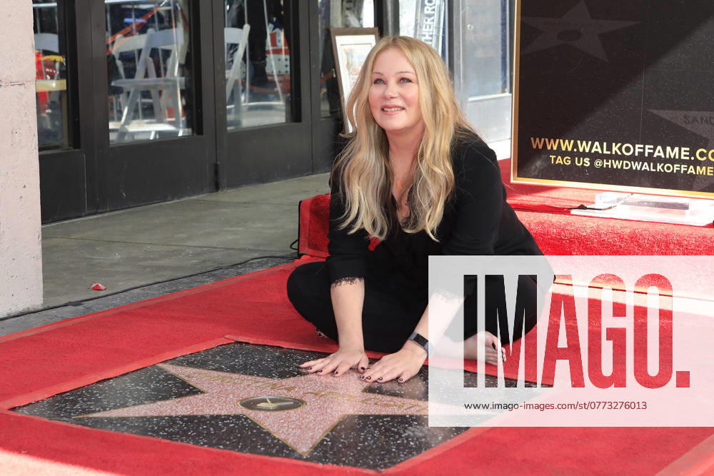 USA - Christina Applegate Star Ceremony - Los Angeles LOS ANGELES - NOV 4: Christina Applegate at the Christina Applegate Star Ceremony on the Hollywood Walk of Fame on November 4, 2022 in Los Angeles, CA Los Angeles CA USA