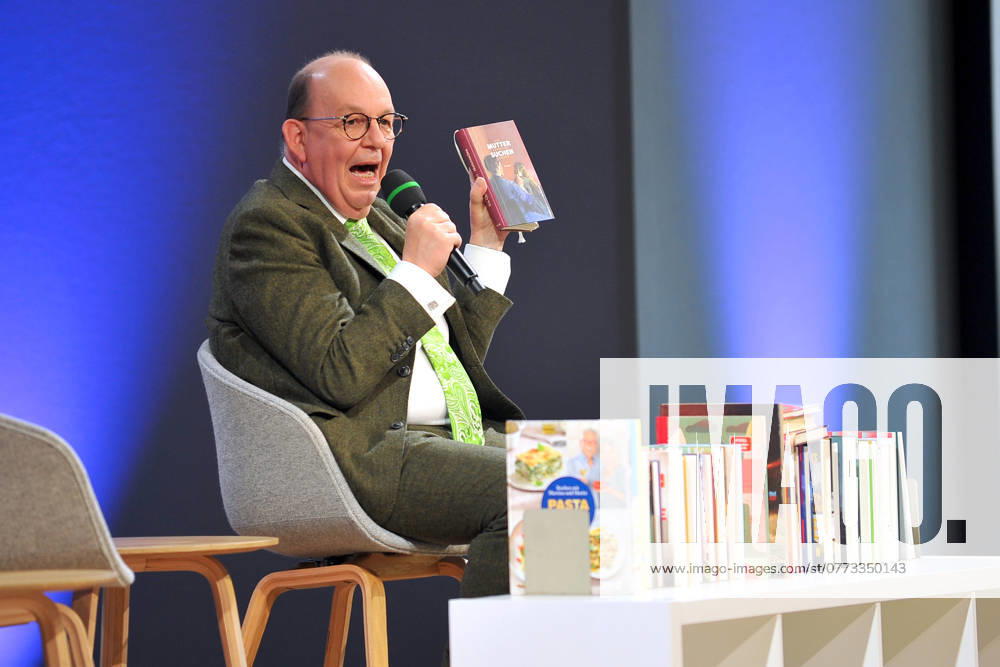 Frankfurt Book Fair 2024 Literary critic Denis Scheck on 17 10 2024 at the Frankfurt Book Fair 20241017MWI010090