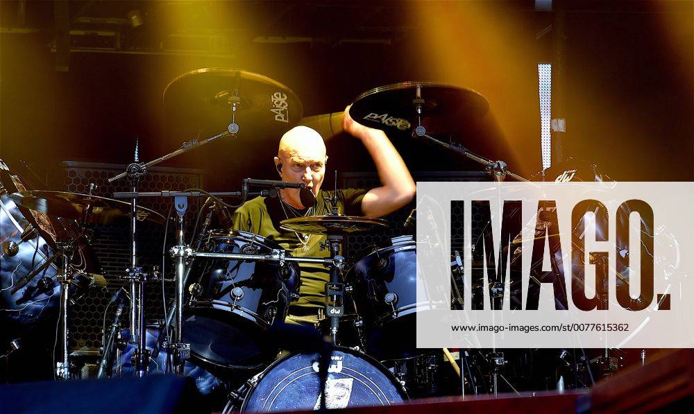 Bern, ACDC Show, 29.05.2016, Chris Slade (Drums)