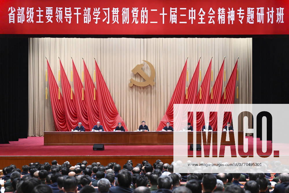 (241029) -- BEIJING, Oct. 29, 2024 -- Chinese President Xi Jinping, also general secretary of the Communist Party of China (CPC) Central Committee and chairman of the Central Military Commission, addresses the opening of a study session at the Party School of the CPC Central Committee (National Academy of Governance) for principal officials at the provincial and ministerial level, Oct. 29, 2024. The session is themed on implementing the guiding principles of the third plenary session of the 20th CPC Central Committee. The opening of the study session was attended by Li Qiang, Zhao Leji, Wang Huning, Cai Qi, Ding Xuexiang, Li Xi and Han Zheng. ) CHINA-CPC-PARTY SCHOOL-XI JINPING-STUDY SESSION (CN) XiexHuanchi