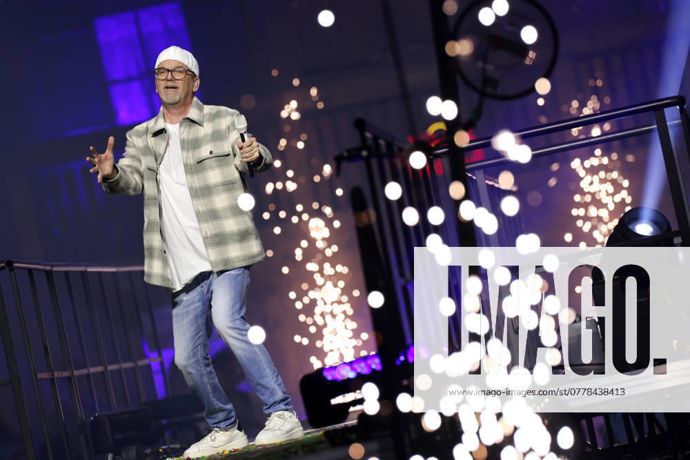 Pop singer DJ Ötzi at the party hit event Mountain Mania, the biggest apres ski party since the invention of winter in the Lanxess Arena Cologne, 08 11 2024 NRW Germany
