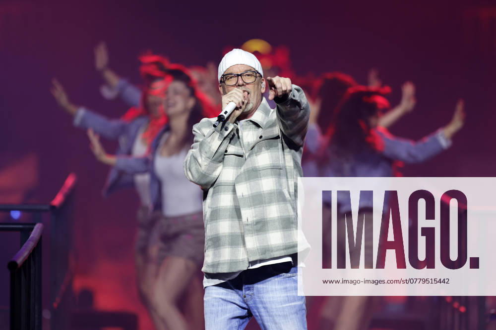 Pop singer DJ Ötzi at the party hit event Mountain Mania, the biggest apres ski party since the invention of winter in the Lanxess Arena Cologne, 08 11 2024 NRW Germany