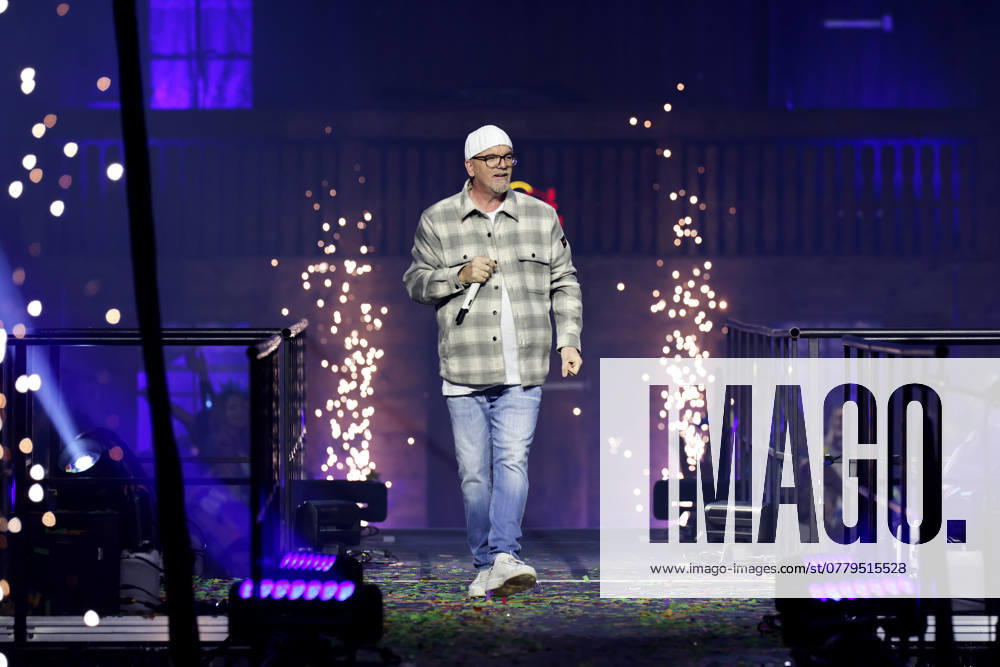 Pop singer DJ Ötzi at the party hit event Mountain Mania, the biggest apres ski party since the invention of winter in the Lanxess Arena Cologne, 08 11 2024 NRW Germany