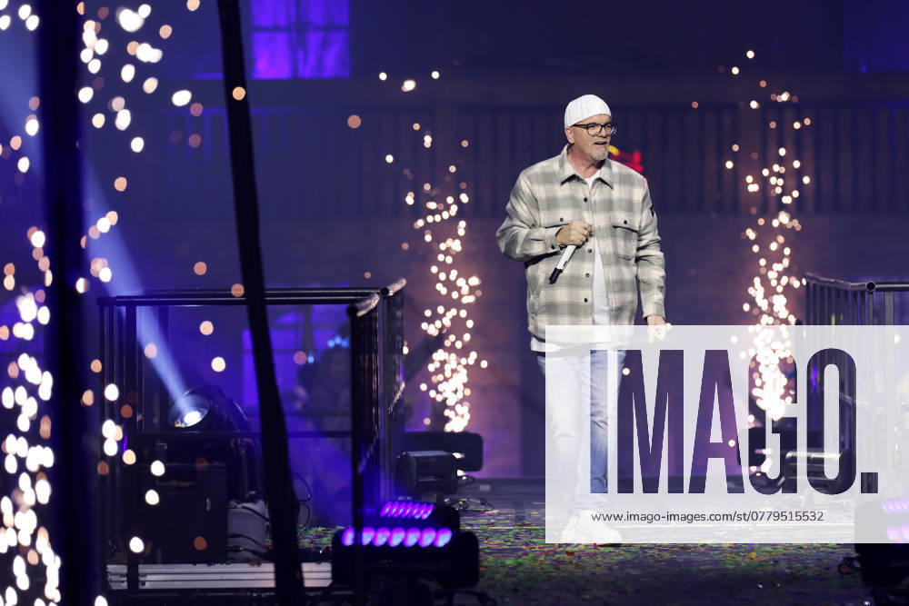 Pop singer DJ Ötzi at the party hit event Mountain Mania, the biggest apres ski party since the invention of winter in the Lanxess Arena Cologne, 08 11 2024 NRW Germany