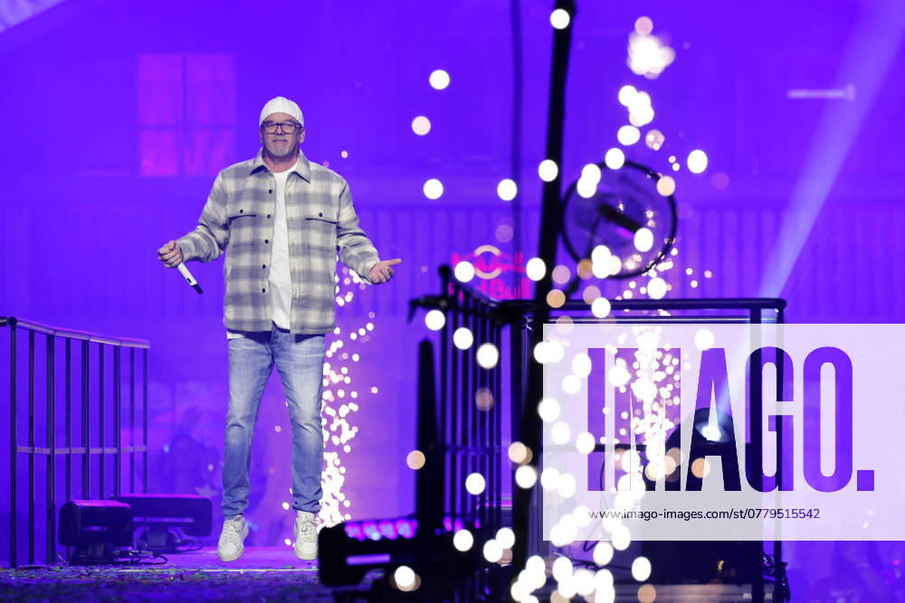 Pop singer DJ Ötzi at the party hit event Mountain Mania, the biggest apres ski party since the invention of winter in the Lanxess Arena Cologne, 08 11 2024 NRW Germany