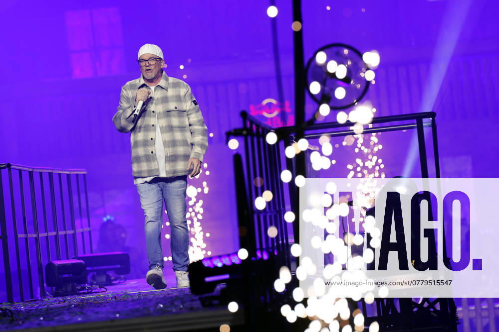 Pop singer DJ Ötzi at the party hit event Mountain Mania, the biggest apres ski party since the invention of winter in the Lanxess Arena Cologne, 08 11 2024 NRW Germany