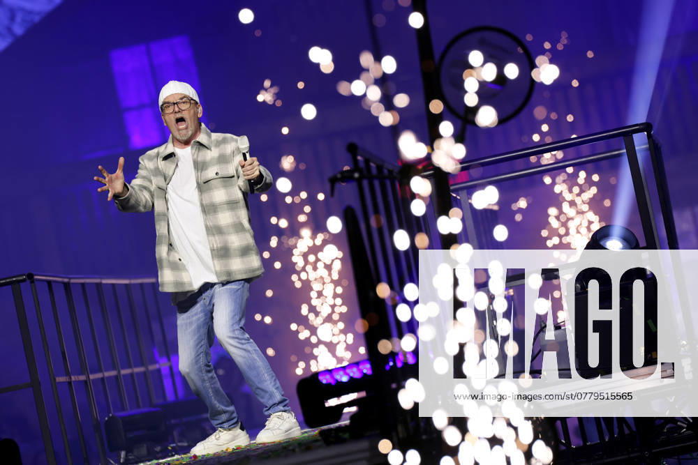 Pop singer DJ Ötzi at the party hit event Mountain Mania, the biggest apres ski party since the invention of winter in the Lanxess Arena Cologne, 08 11 2024 NRW Germany