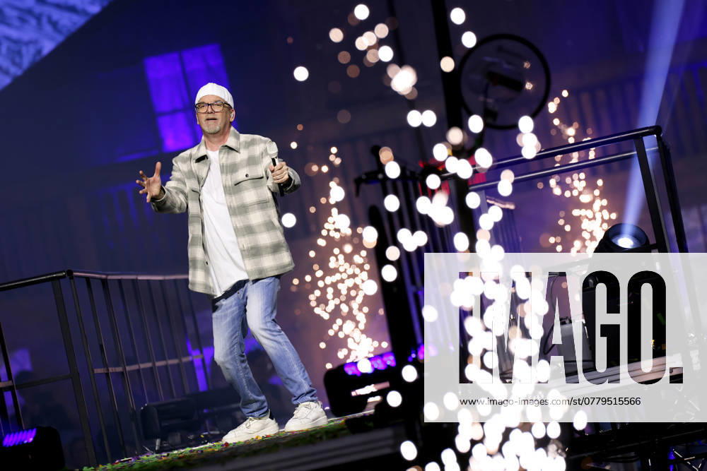 Pop singer DJ Ötzi at the party hit event Mountain Mania, the biggest apres ski party since the invention of winter in the Lanxess Arena Cologne, 08 11 2024 NRW Germany