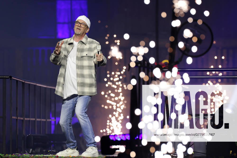 Pop singer DJ Ötzi at the party hit event Mountain Mania, the biggest apres ski party since the invention of winter in the Lanxess Arena Cologne, 08 11 2024 NRW Germany