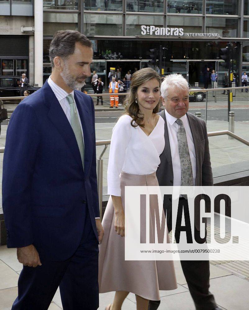 Spain s King Felipe VI (L) and Queen Letizia (C) arrive at the Francis Crick Institute in Central London, Britain, 14 July 2017. Spanish Royal Couple is on a three day official visit in the United Kingdom. Spain s King Felipe VI and Queen Letizia visit UK !ACHTUNG: NUR REDAKTIONELLE NUTZUNG!