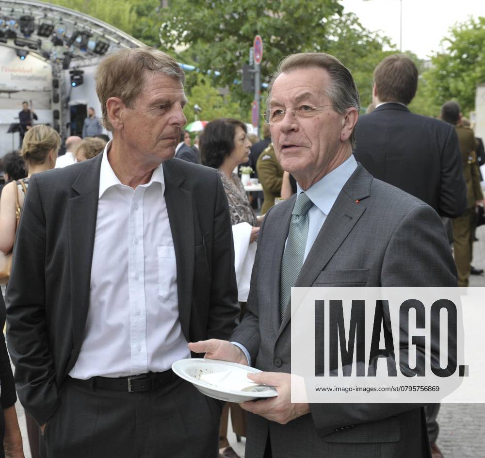 Franz MUENTEFERING and Klaus Bresser at Summer Festival the NRW State Representation in BerlinPhotos Prongs, 05 07 2010 Berlin Germany, Germany