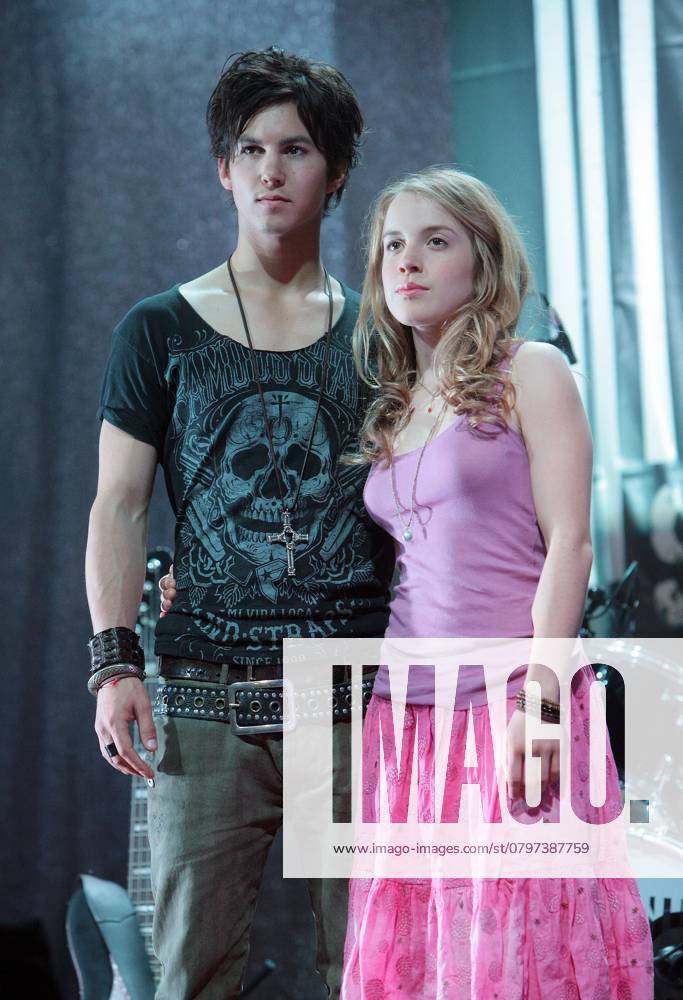 Tim Oliver Schultz and Paula Kalenberg, plays theInge, at Fotocall on Set to the romantic and musical High School Comedy when Inge Dances,AT, in Cologne on 25 10 12 North Rhine Westphalia North Rhine We Germany