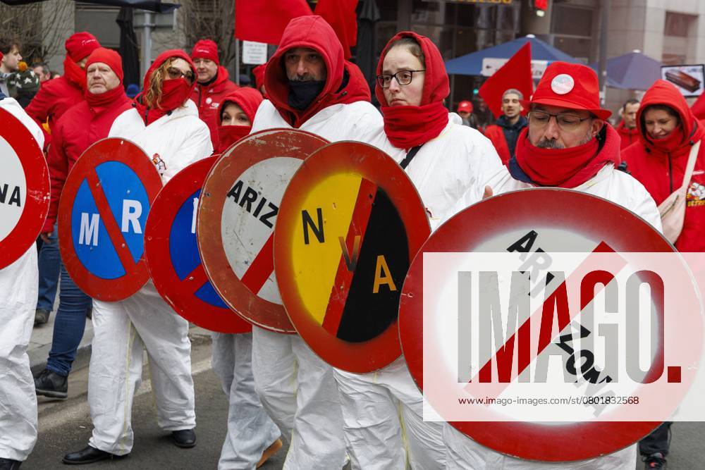 Protesters pictured during a national demonstration against the new government declaration, organized by the three national trade unions, Thursday 13 February 2025 in Brussels. NICOLASxMAETERLINCK 112369107