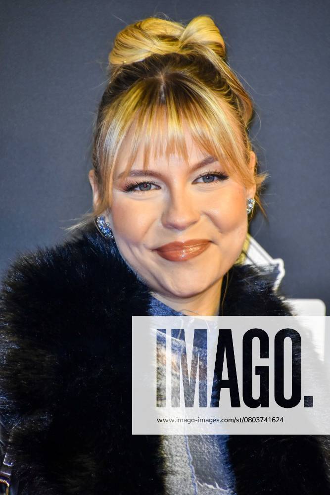 Dagi Bee before the Photo wall at the Red Carpet at the 24 award Ceremony the 1 Live Crown 2023 of WDR at Lokschuppen Bielefeld on Thursday 30 11 2023 in Bielefeld NRW D