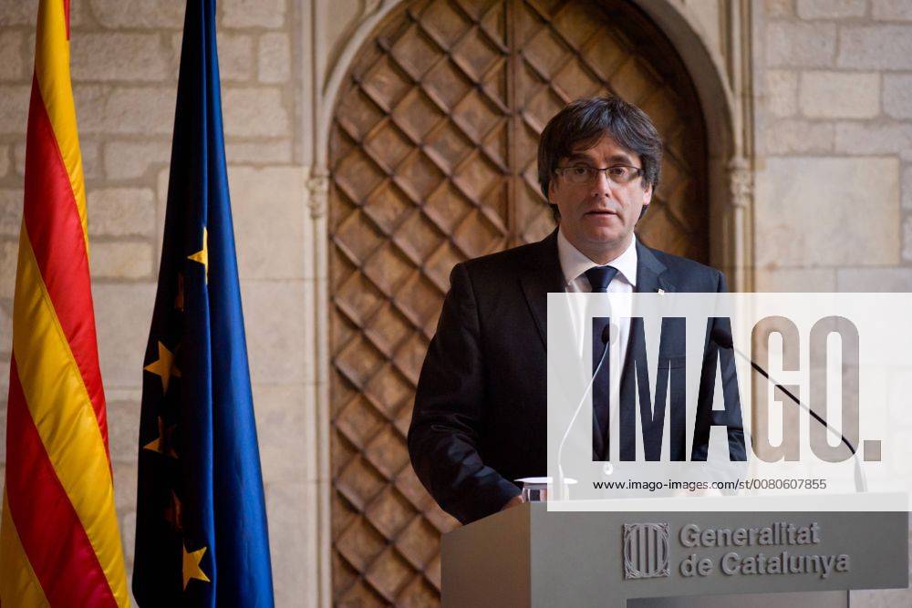 Barcelona, Catalonia, Spain - Catalan regional president CARLES PUIGDEMONT delivers a institutional declaration at the Palau de la Generalitat in Barcelona. The president said that there will be no elections in Catalonia. Barcelona Spain - ZUMAb137 20171026_zap_b137_016