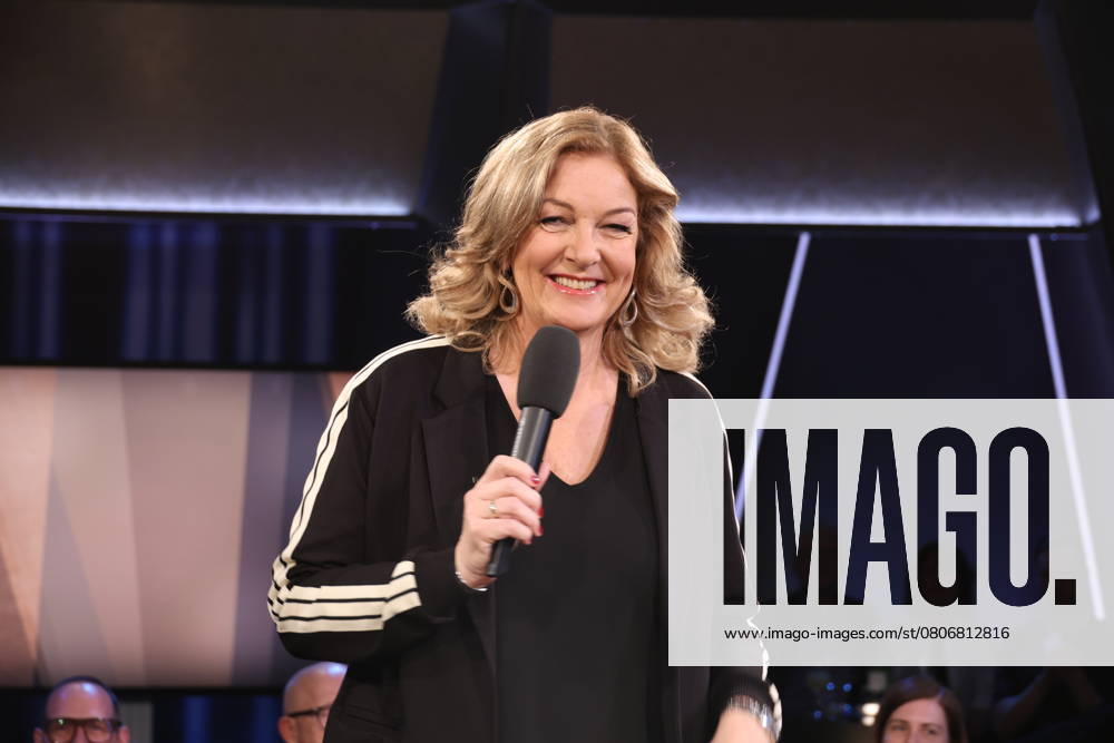 Bettina Tietjen hosts the NDR Talk Show, photo session on 7 3 2025 before the broadcast on the 3 program of NDR television, Hamburg Lokstedt television studio