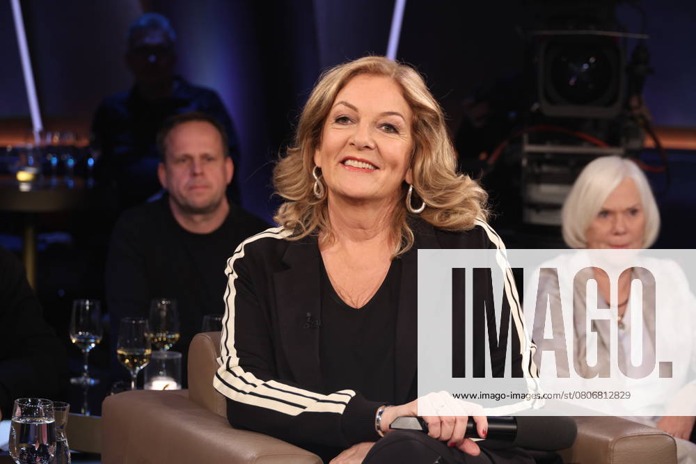Bettina Tietjen hosts the NDR Talk Show, photo session on 7 3 2025 before the broadcast on the 3 program of NDR television, Hamburg Lokstedt television studio