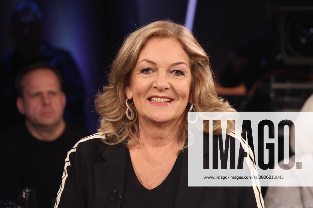 Bettina Tietjen hosts the NDR Talk Show, photo session on 7 3 2025 before the broadcast on the 3 program of NDR television, Hamburg Lokstedt television studio