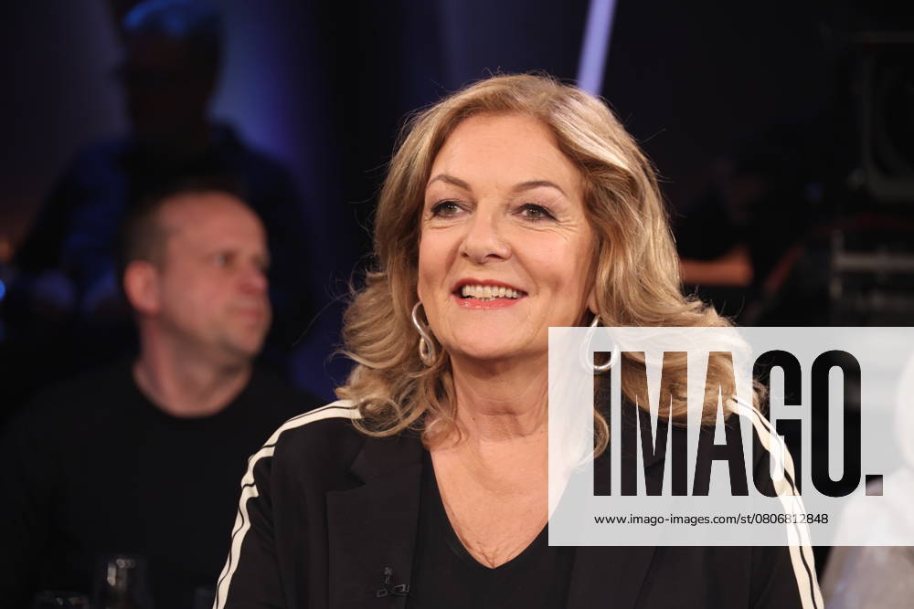 Bettina Tietjen hosts the NDR Talk Show, photo session on 7 3 2025 before the broadcast on the 3 program of NDR television, Hamburg Lokstedt television studio