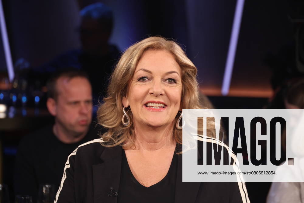 Bettina Tietjen hosts the NDR Talk Show, photo session on 7 3 2025 before the broadcast on the 3 program of NDR television, Hamburg Lokstedt television studio