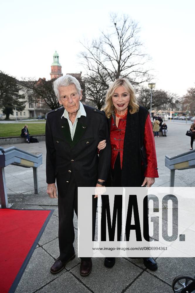 Klaus Bresser with his wife Evelyn Bresser at the premiere of the play Sherlock Holmes The Moriarty Case at the Komödie am Kurfürstendamm in the Ernst Reuter Saal Berlin, 09 03 2025 Berlin Germany