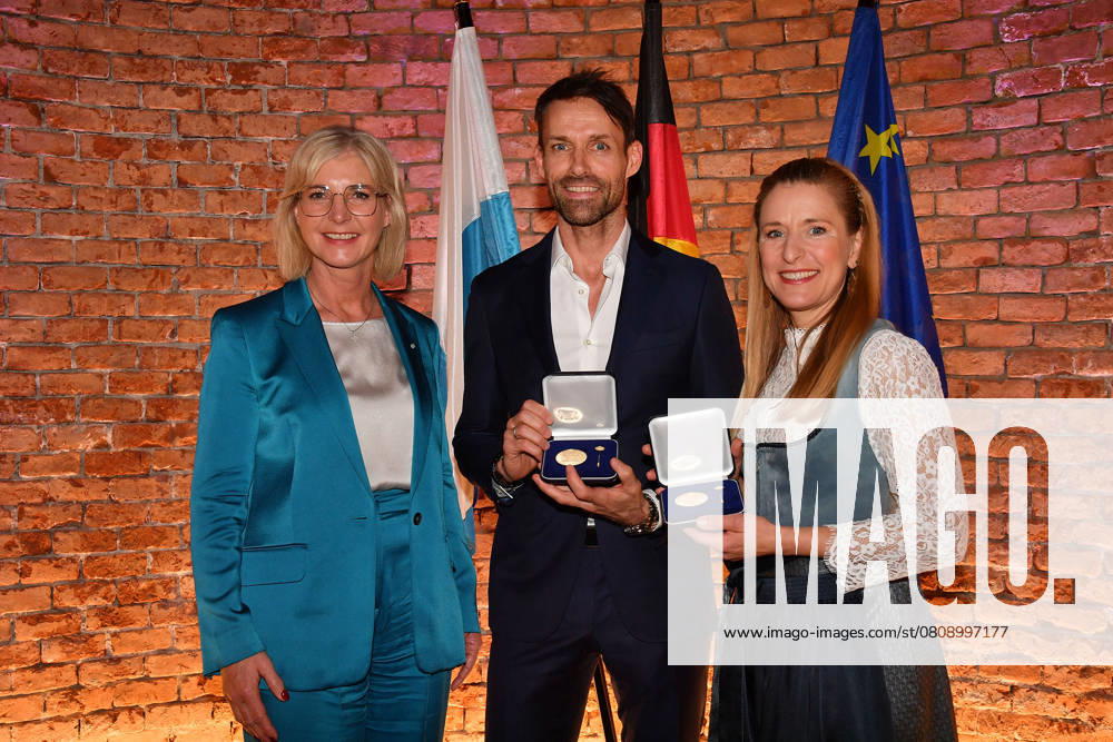 Bavarias Minister of State Ulrike Scharf, Sven Hannawald and Stefanie Hertel at the Bavarian State Medal for Social Merit 2025 award ceremony in the Allerheiligen Hofkirche, Residenz on 3 April 2025 in Munich Bavarian State Medal for Stefanie Hertel and Sven Hannawald in Munich