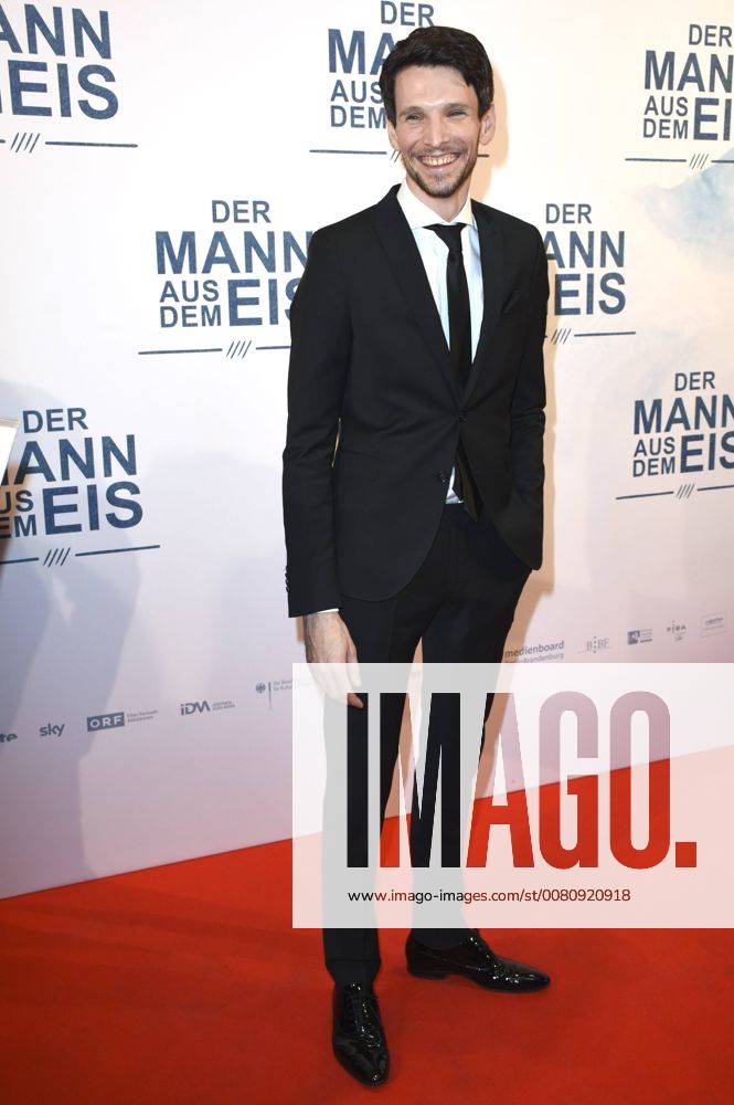 Sabin Tambrea at the Premiere the Movie the Man out the Ice in Cinemaxx Munich 20 11 2017 Foto:xP.xSchönbergerx xFuturexImage