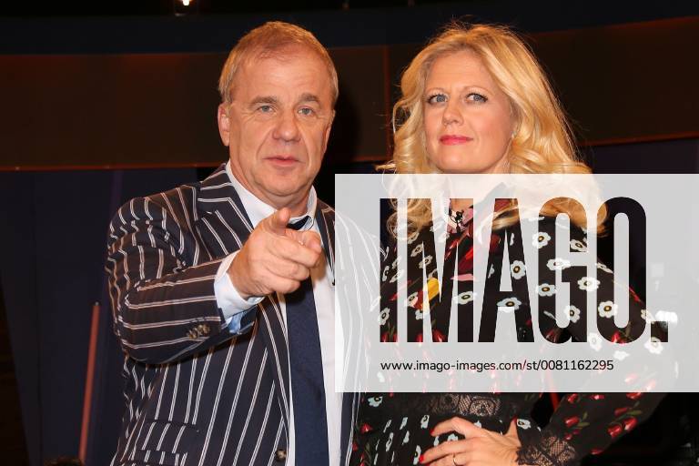 Hubertus Meyer Burckhardt and Barbara Schöneberger in the NDR Talk Show on 08 12 2017 in Hamburg NDR Talkshow on 08 12 2017 in Hamburg
