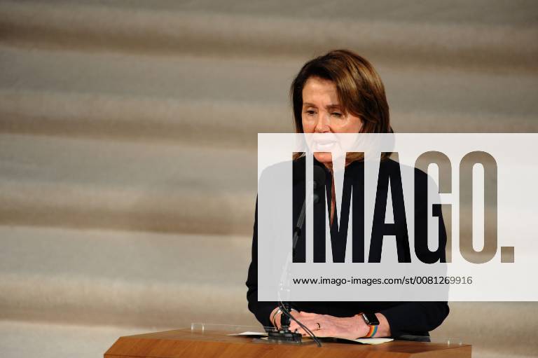 San Francisco, California, USA - House Democratic Leader, Nancy Pelosi spoke fondly of her memories of Mayor Ed Lee. Leader Pelosi also read three letter she had received for the family from, President Barak Obama, Secretary Hillary Clinton and singer Tony Bennett. San Francisco USA - ZUMAw332 20171217_zap_w332_019