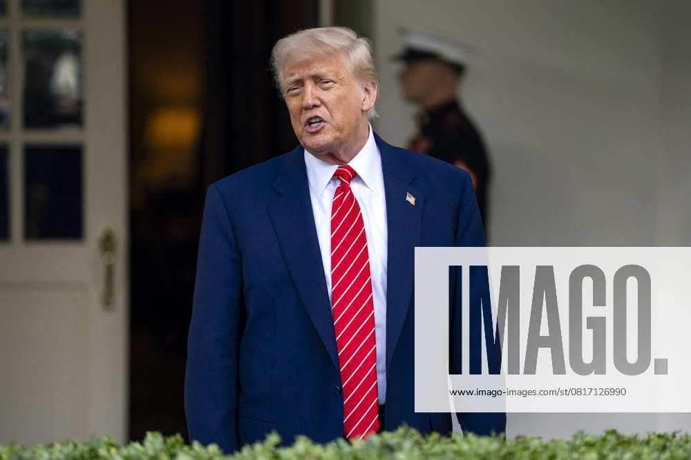 President Donald Trump Speaks with Reporters Outside Oval President Donald Trump speaks with reporters outside the West Wing of the White House in Washington, DC on Thursday, May 8, 2025. Photo by Bonnie Cash Pool ABACAPRESS.COM WASHINGTON DC United States