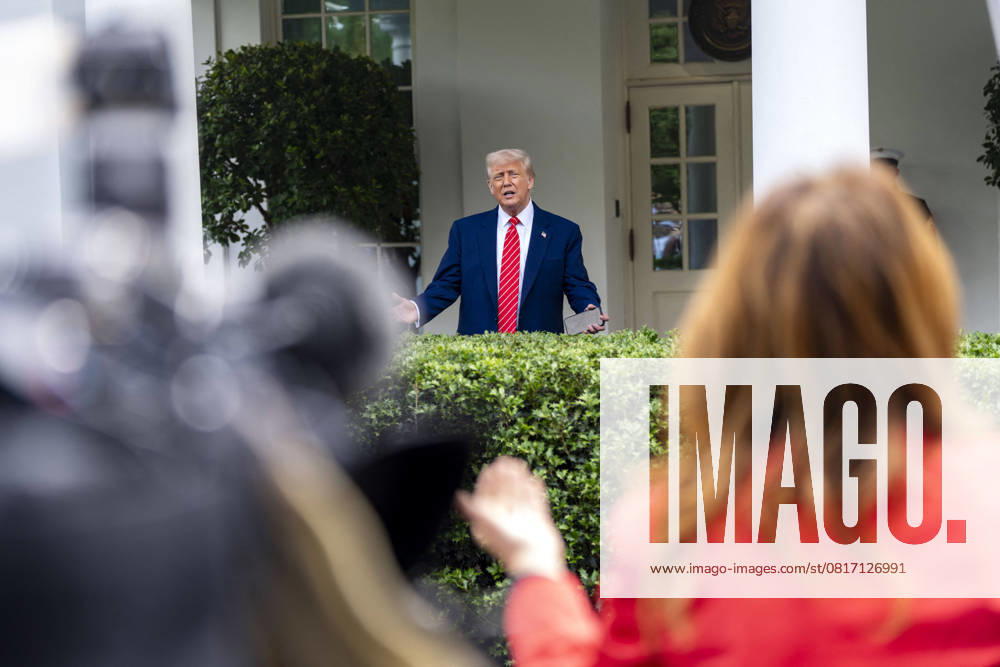 President Donald Trump Speaks with Reporters Outside Oval President Donald Trump answers questions from reporters outside the West Wing of the White House in Washington, DC on Thursday, May 8, 2025. Photo by Bonnie Cash Pool ABACAPRESS.COM WASHINGTON DC United States