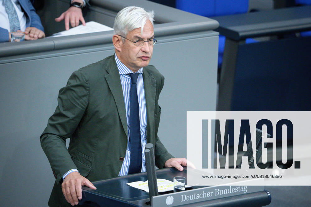 German Bundestag, 4th plenary session Mathias Middelberg CDU in portrait during his speech on the agenda item Finance and Budget at the 4th session of the German Bundestag in Berlin, 15 05 2025 Berlin Berlin Germany
