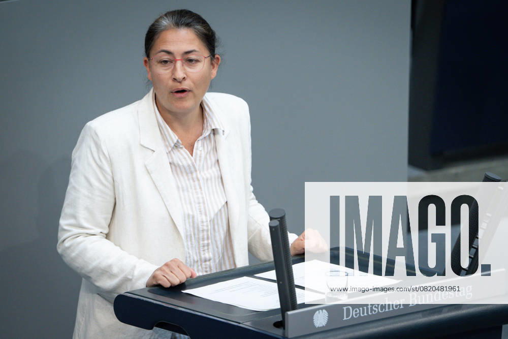 German Bundestag, 7th plenary session Filiz Polat Gruene in portrait during her speech on the agenda item Reform of immigration policy at the 7th session of the German Bundestag in Berlin, 22 05 2025 Berlin Berlin Germany