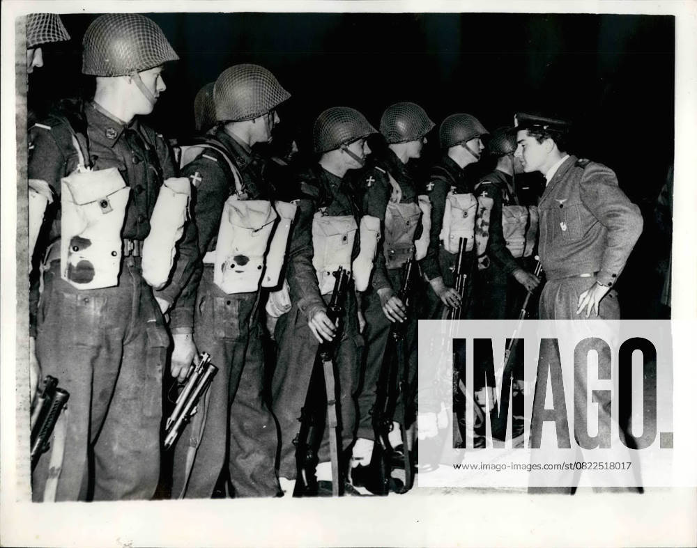 Movements Organisations 11 November 1956 – the First Contingent the UNO Police meets from Denmark in Italy a – at the Path to Egypt the First Contingent the UNO Police met on Airport Naples a – from Denmark Coming – at the Path t