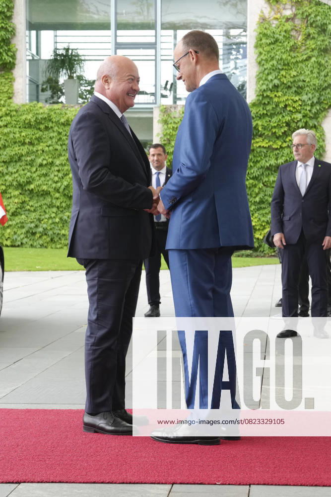 Federal Chancellor Merz receives Austrian Federal Chancellor Stocker Federal Chancellor Friedrich Merz together with Federal Chancellor Chistian Stocker at the handshake on arrival at the Federal Chancellery, Berlin, 27 06 2025 Berlin Berlin Germany