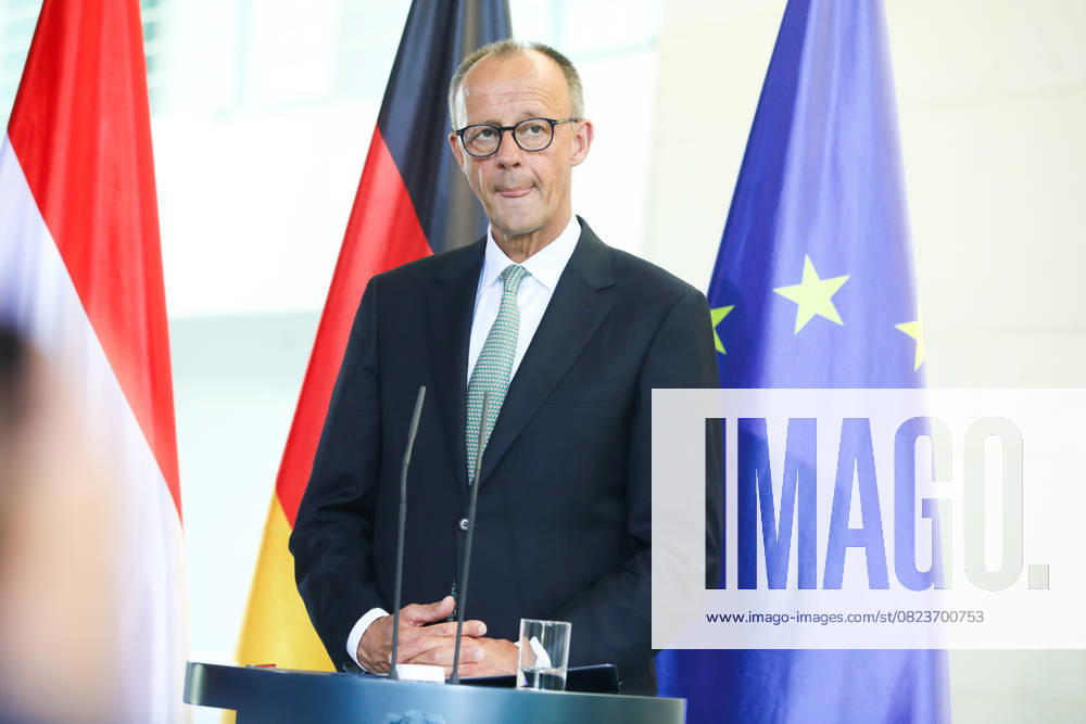 Federal Chancellor Merz receives the Luxembourg Prime Minister Peace Berlin, 1 7 2025 Federal Chancellor Merz at the press conference in the Federal Chancellery in Berlin Berlin