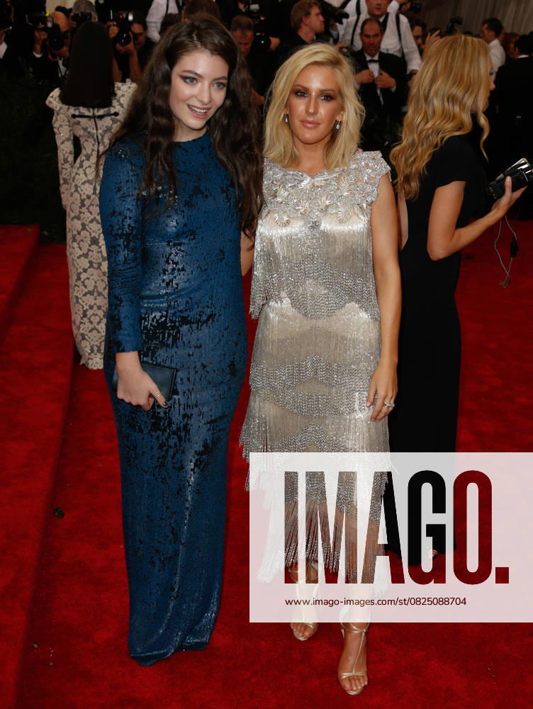 Singer Lorde and Ellie Goulding Soirée Costume Institute Gala 2015 Met Ball at The Metropolitan Museum, celebrating the opening of China Through the Looking Glass New York May 4, 2015 Costume Institute Benefit at The Metropolitan Museum of Art in New York on May 4, 2015, celebrating the opening of China Through the Looking Glass New York Etats Unis