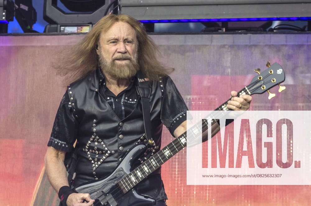 Ian Hill from Judas Priest live at the Scorpions Friends Coming Home anniversary concert in the Heinz von Heiden Arena Hannover, 05 07 2025 Foto:xC.xSpeidelx xFuturexImagex priest_5007